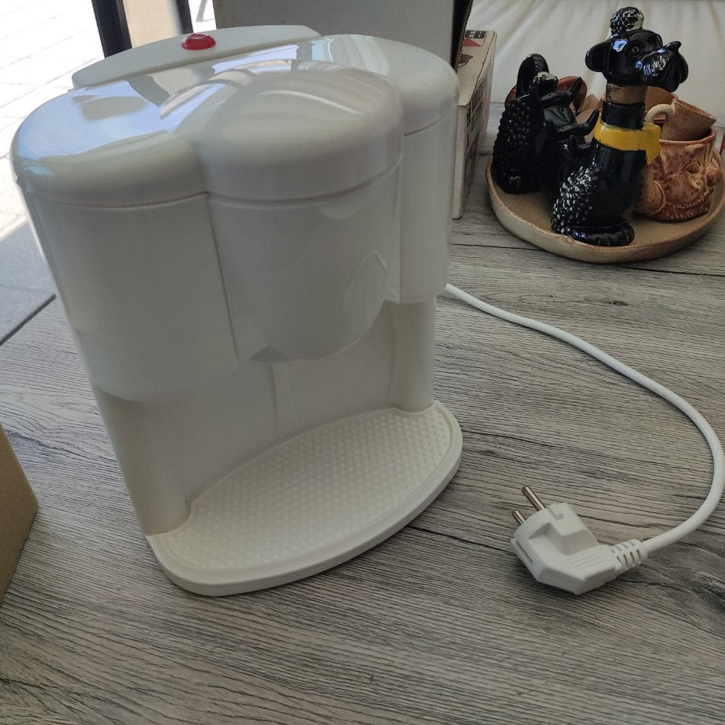 Cafetière électrique compacte 2 tasses., Electroménager, 2 à 4 tasses, Enlèvement, Neuf, Cafetière