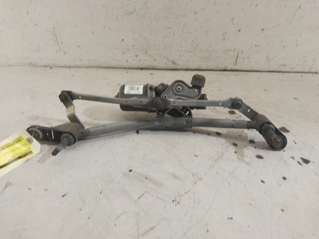 MOTEUR + TRINGLERIE ESSUIE GLACE AVANT Clio III (BR / CR), Autos : Pièces & Accessoires, Renault, Valeo, Utilisé, 100, rue de Courcelles
75017  Paris, FR