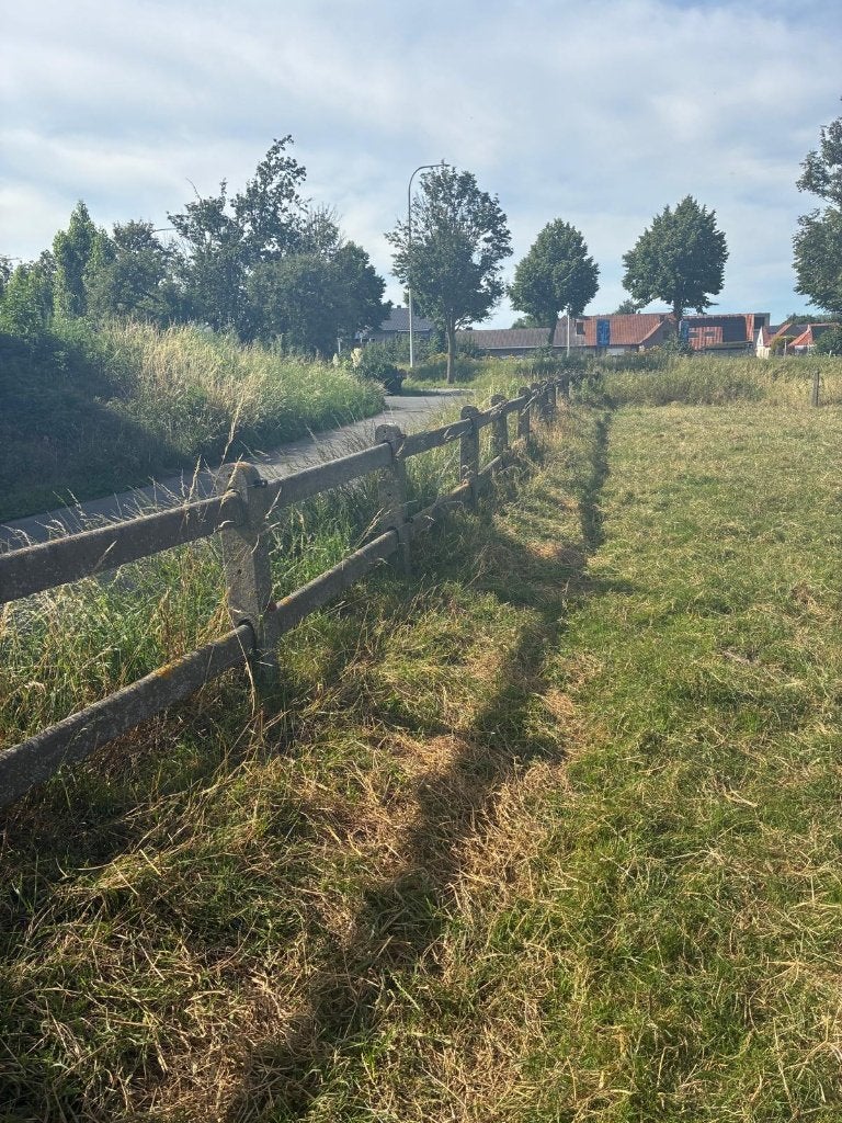 BETON AFSLUITING ( Paarden afsluiting )  PALEN MET 2 LIGGERS, Ophalen, Zo goed als nieuw, 180 tot 250 cm, Palen