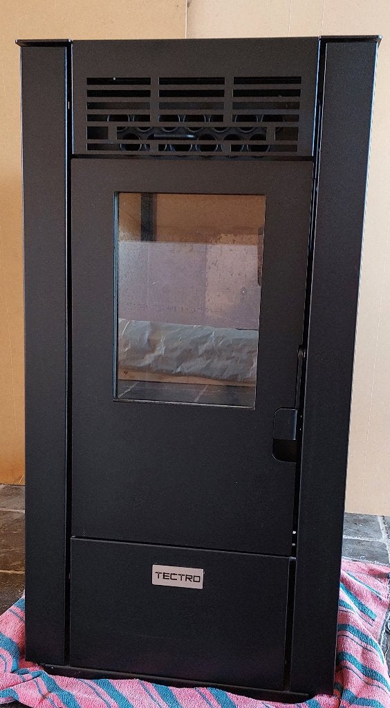 Tectro TBH 570 pelletkachel 7,8kW + gratis pellets, Ophalen, Zo goed als nieuw, Vrijstaand, Pelletkachel