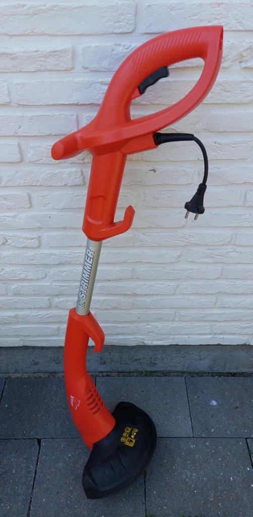 BLACK & DECKER GRASTRIMMER / KANTMAAIER, Tuin en Terras, Ophalen