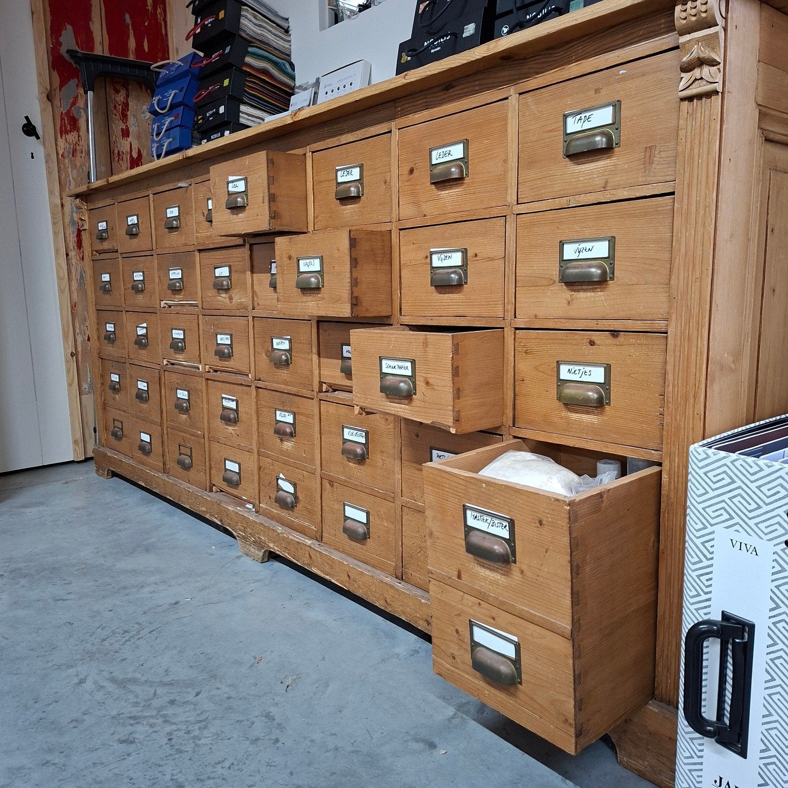armoire à pharmacie, Antiquités & Art, Curiosités & Brocante, Enlèvement