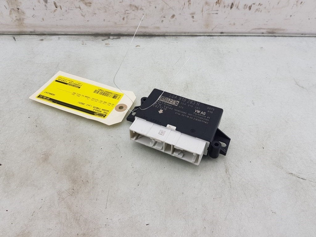 ORDINATEUR AIDE AU STATIONNEMENT Skoda Fabia IV (PJ3), Utilisé, Info@skoda-auto.de, Skoda, Max-Planck-Straße  3-5
64331  Weiterstadt, DE