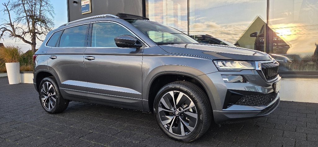 Skoda Karoq TSI 150 DSG Pano.schuifdak+trekhaak ***NIEUW***, Autos, Argent ou Gris, Achat, Entreprise, 5 places
