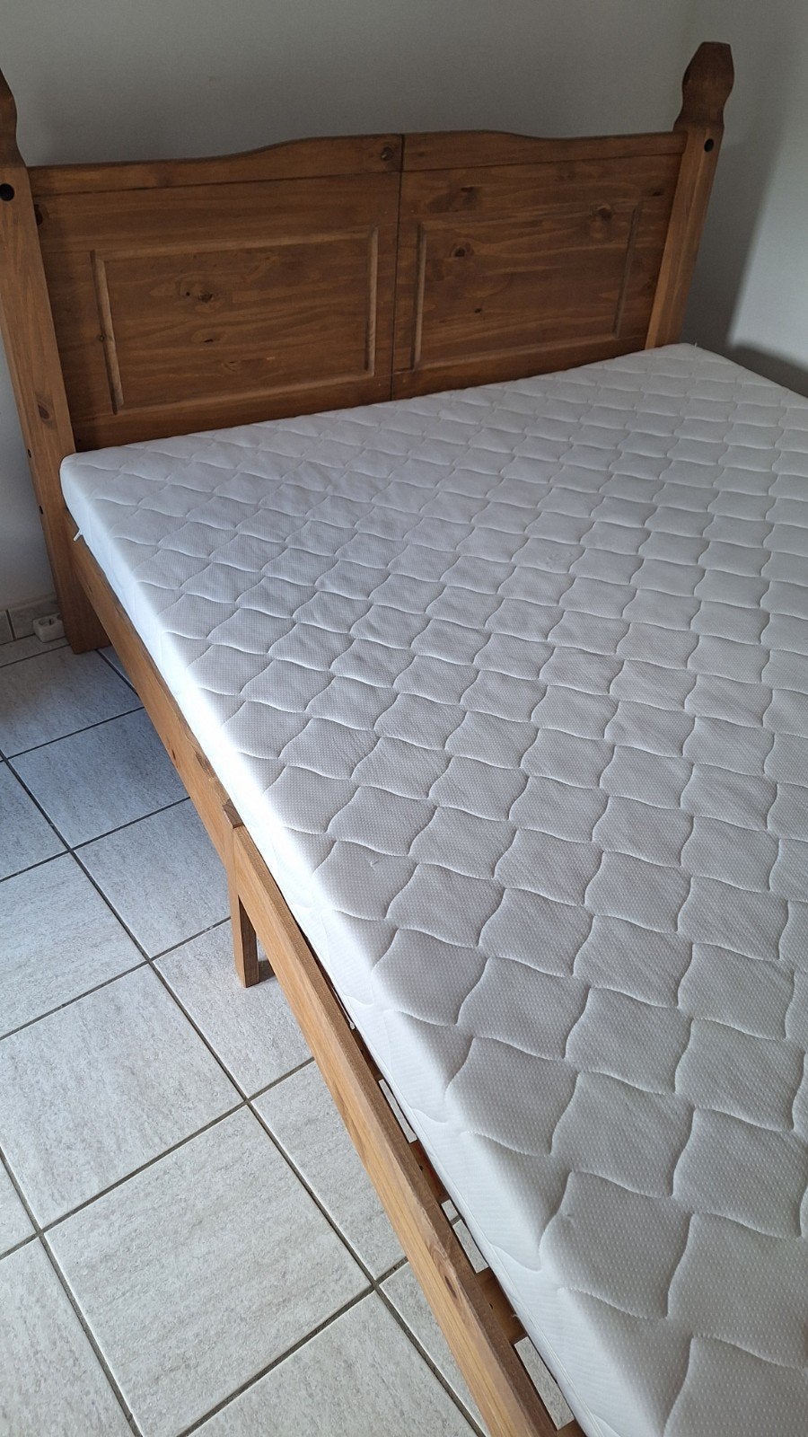 verkoop massief grenen bed, Ophalen, Bruin, Mexicaanse stijl, 200 cm