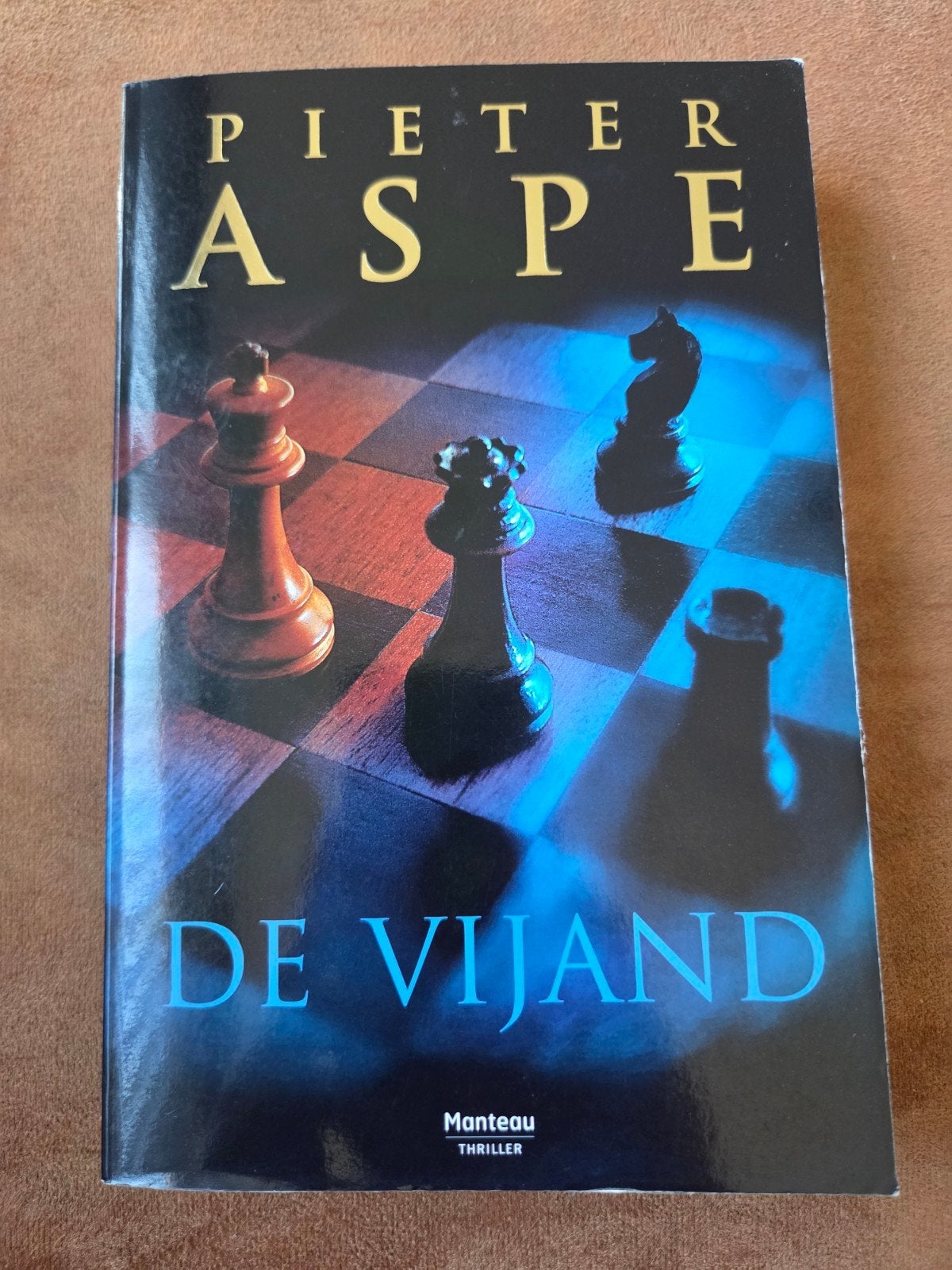 Pieter Aspe - De vijand, Enlèvement ou Envoi