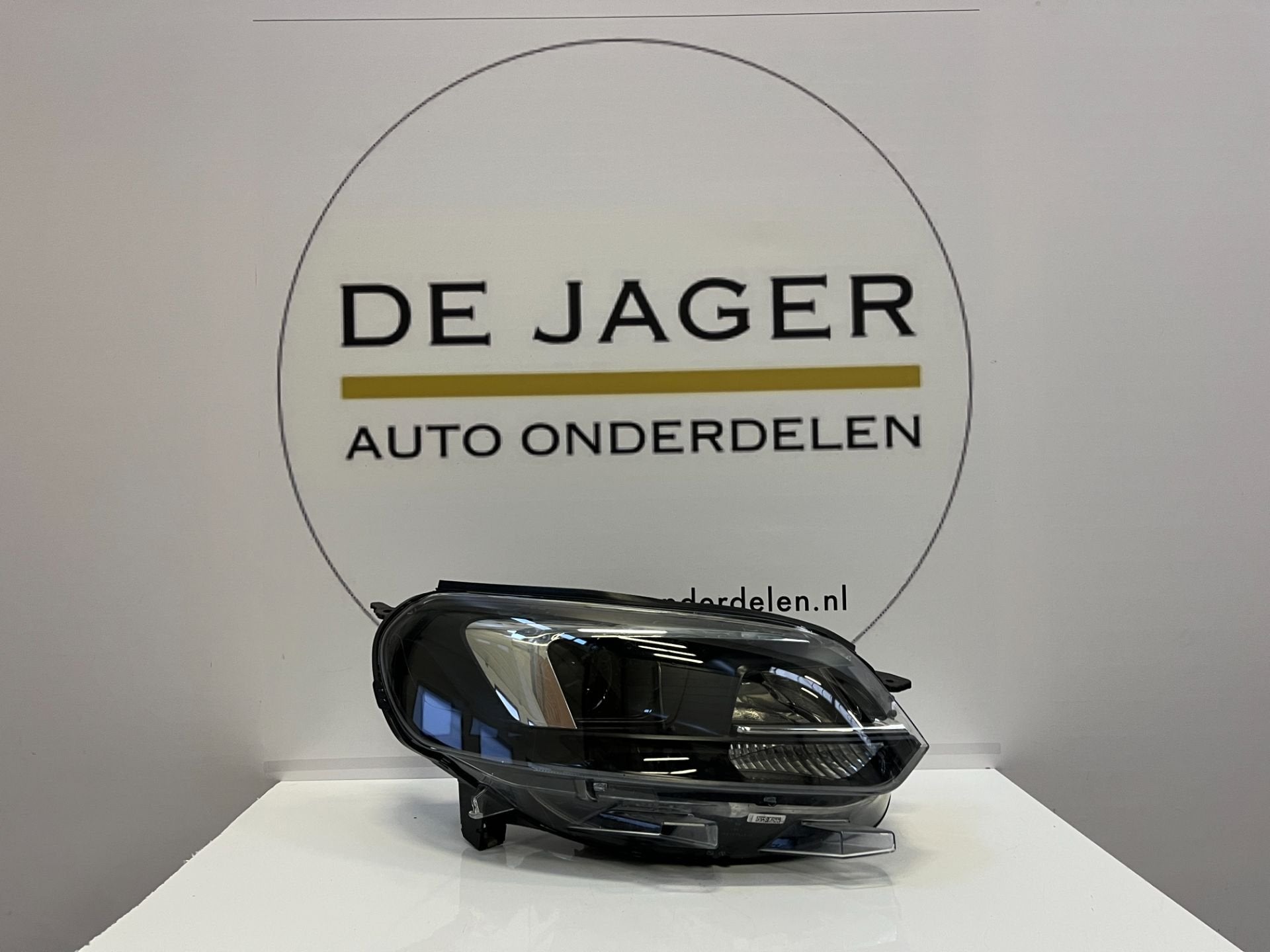 JUMPY VIVARO ZAFIRA EXPERT KOPLAMP RECHTS 9832836480-00, Gebruikt, Bahnhofsplatz 1
65423  Russelsheim am Main, DE, Opel Automobile GmbH