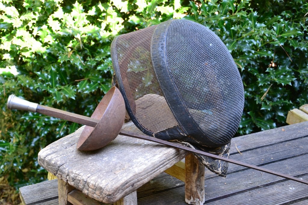 degen en schermhelm, Ophalen