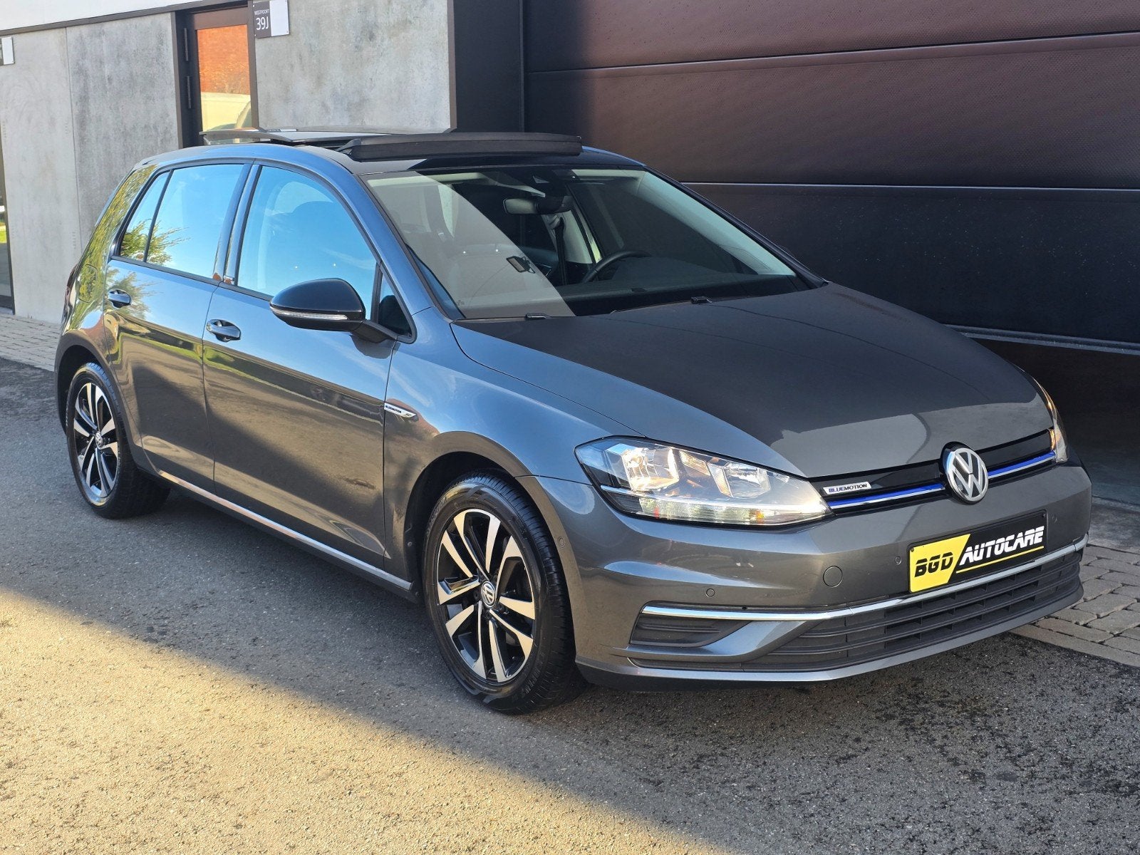 Volkswagen Golf 1.5 TSI 2020/PANO/CARPLAY/ASSIST/COCKPIT, Auto's, Stof, Verwarmde buitenspiegels, Zwart, Golf