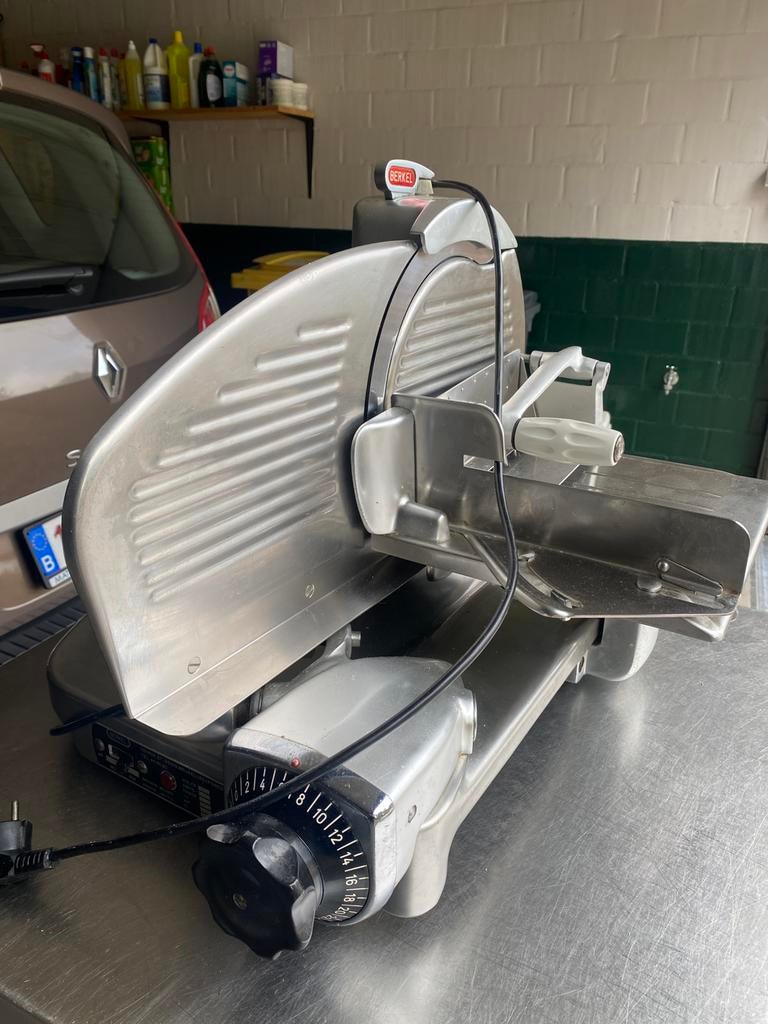 Berkel snijmachine 834, Ophalen