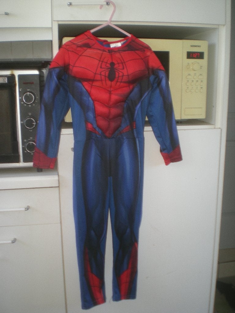 gespierd spiderman pak, 5- 7 jaar, Kinderen en Baby's, Ophalen of Verzenden, Zo goed als nieuw