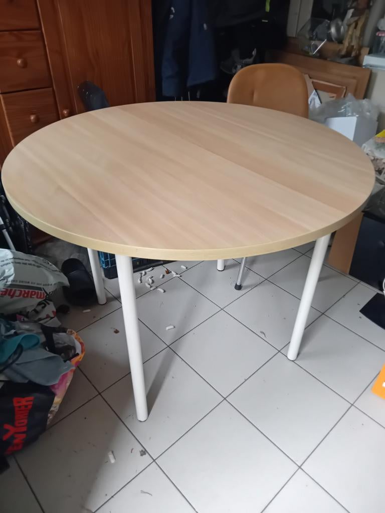 Table ronde de cuisine, Enlèvement, Utilisé