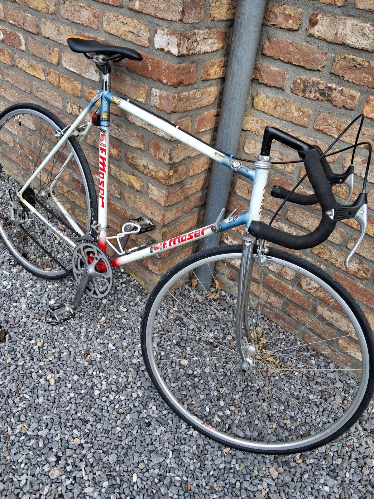 Velo course f moser, Enlèvement