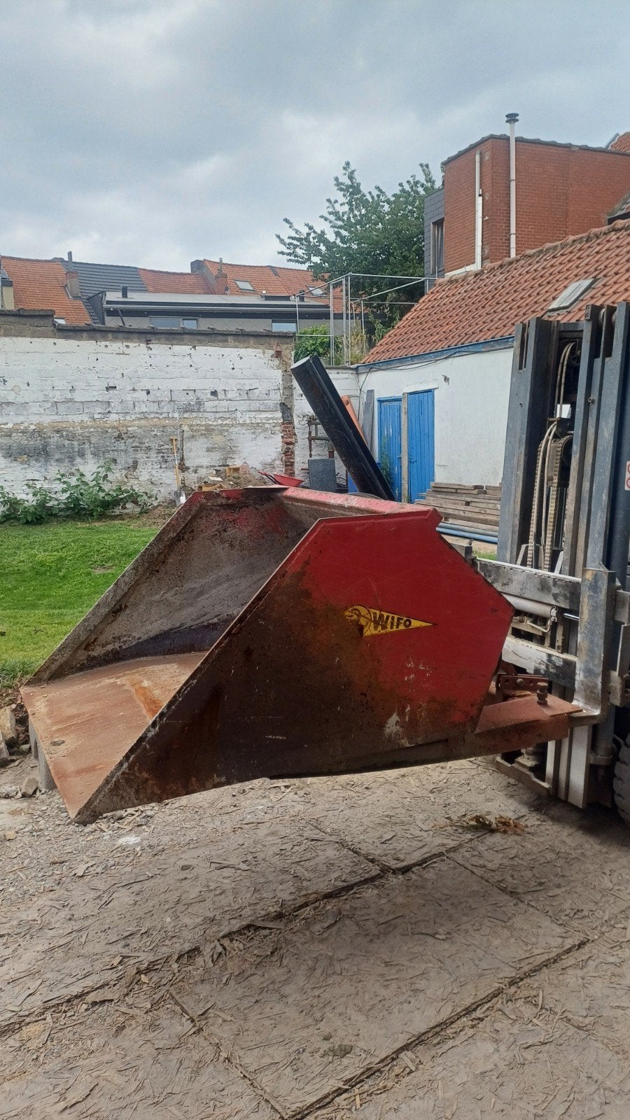 WIFO hydraulische schepbak voor op heftruck of verrijker, Ophalen