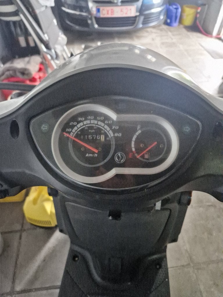 Trottinette Sym 4 temps 50cc, Vélos & Vélomoteurs, Scooters | Piaggio, Autres modèles, Classe B (45 km/h), Enlèvement, Utilisé