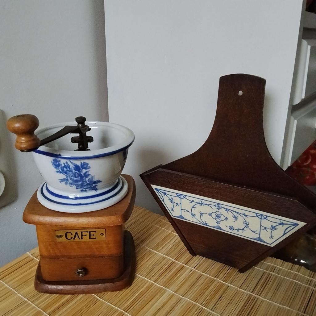 Set vintage koffiemolen + filterhouder, Antiquités & Art, Antiquités | Ustensiles de cuisine, Enlèvement ou Envoi