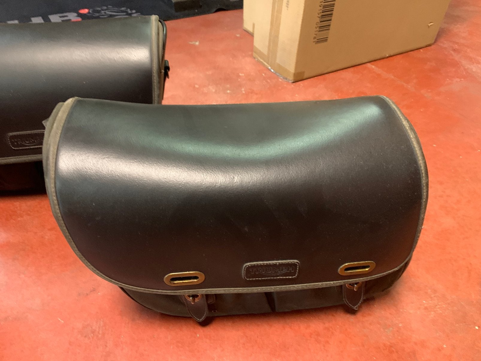 Sacoche lateral triumph bonneville, Motoren, Accessoires | Koffers en Tassen, Ophalen, Gebruikt