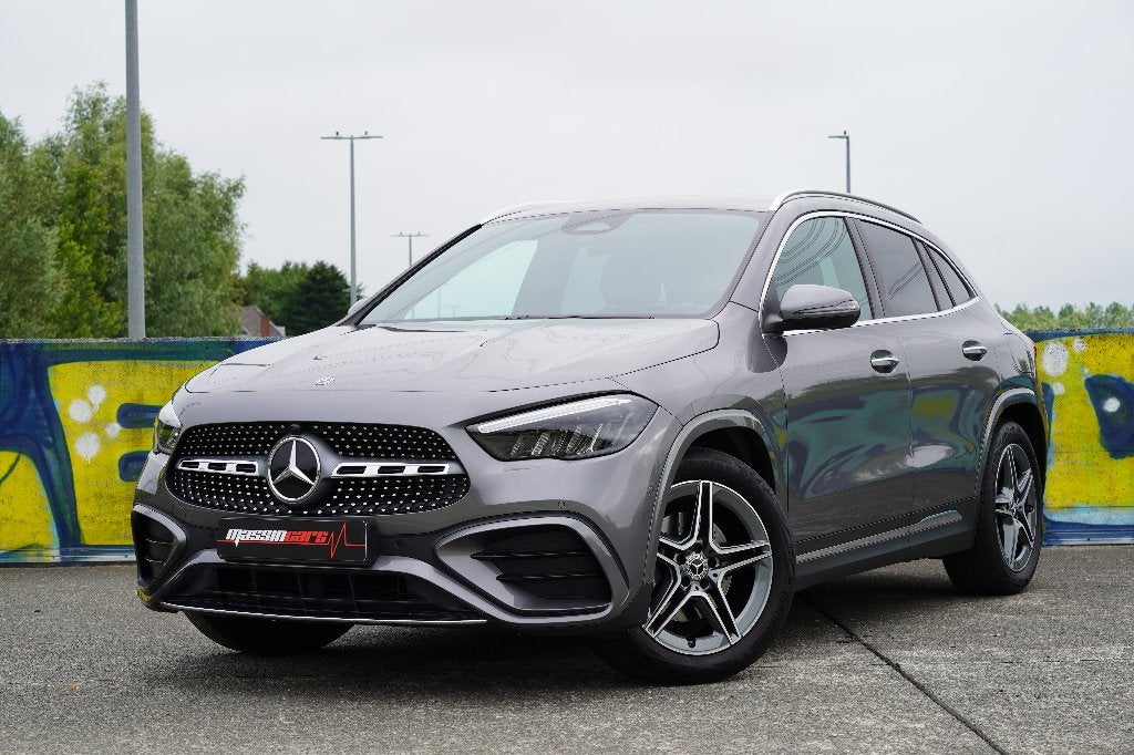 Prachtige Mercedes GLA 200 AMG-Line VOL OPTIES!, Auto's, Mercedes-Benz, Dealer onderhouden, 4 cilinders, https://public.car-pass.be/vhr/7689a6ad-492e-490a-a0f9-72f0ff802945