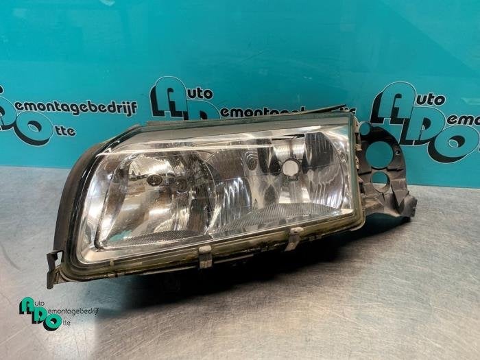 Phare gauche d'un Volvo S80, -, 3 mois de garantie, -, -