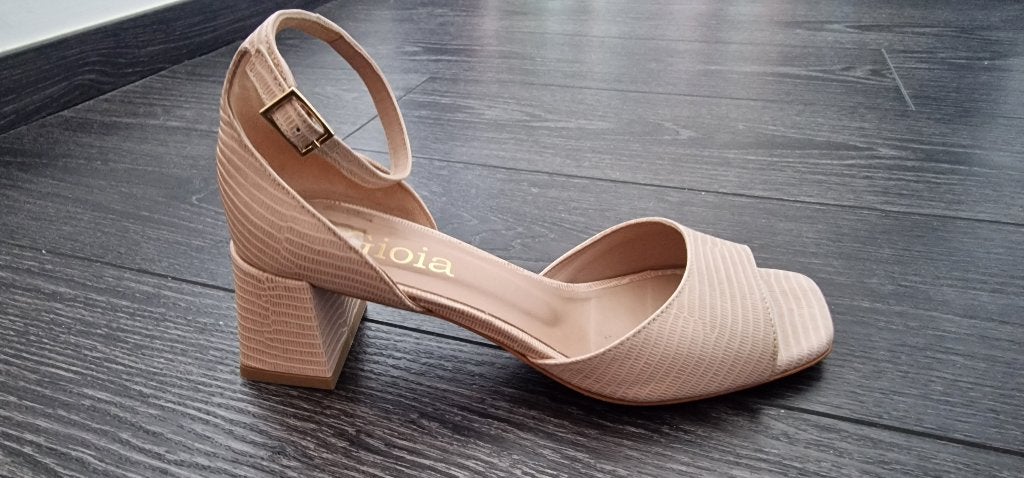 Sandalen met enkelriempje, Beige, Zo goed als nieuw, Gioia, Sandalen of Muiltjes
