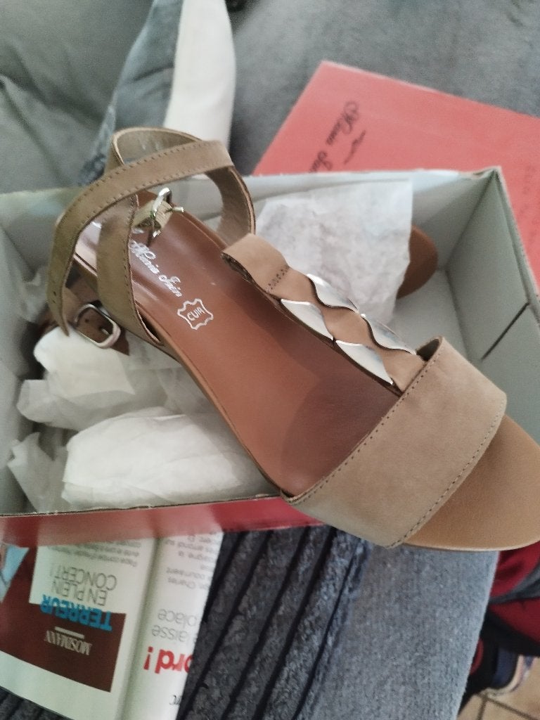 sandalette brune, Vêtements | Femmes, Chaussures, Neuf, Brun, Enlèvement, Sandales et Mûles