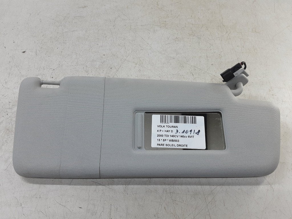 PARE-SOLEIL DROIT Volkswagen Touran (1T3) (01-2010/05-2015), Volkswagen, Mevr. I. Hauben, Utilisé, Rue de l'Espoir 34 34
4030  GRIVEGNÉE, BE
