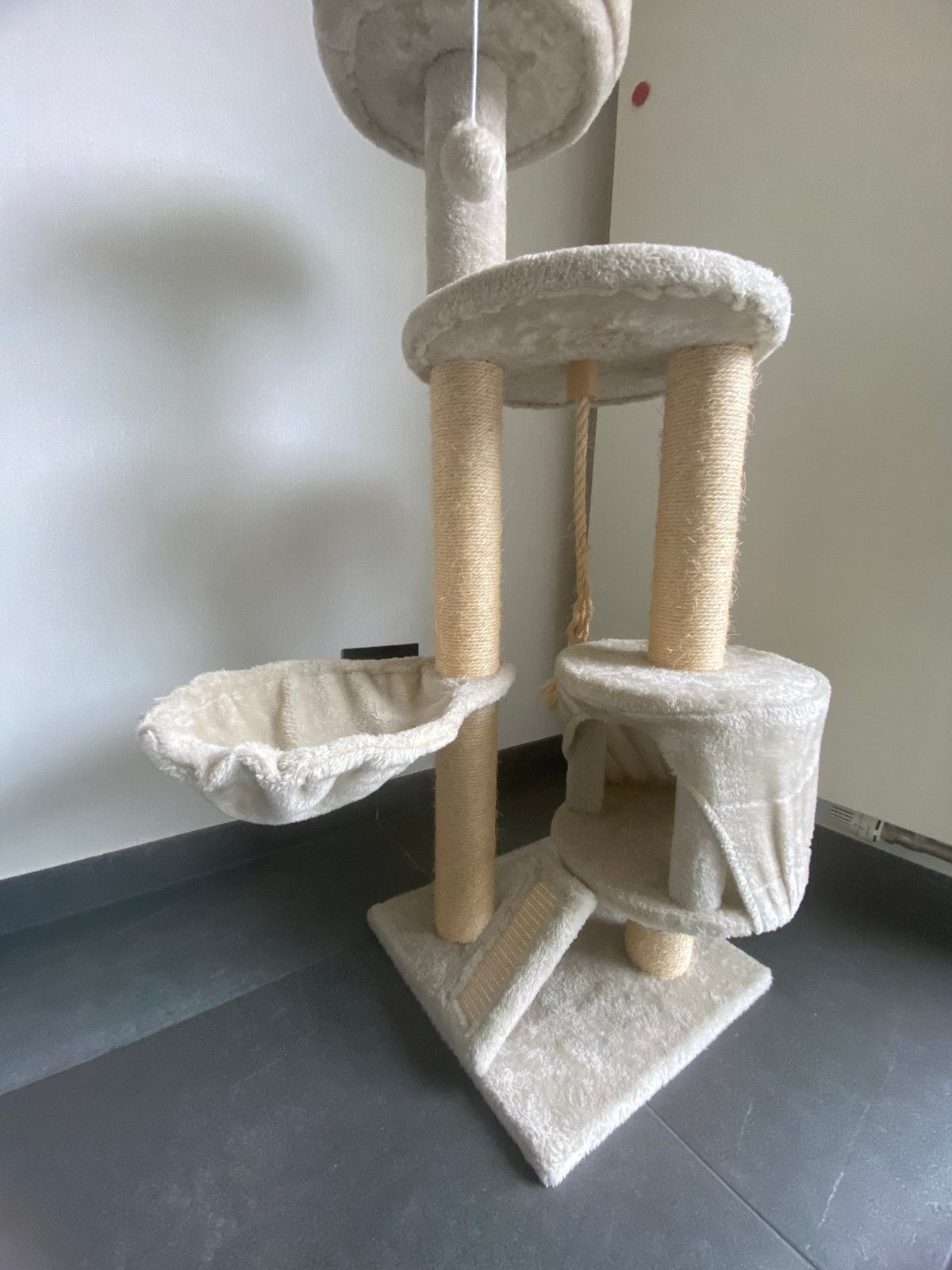 Krabpaal kittens, Ophalen, Zo goed als nieuw, Krabpaal