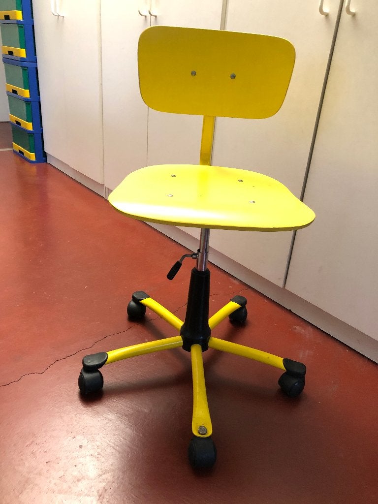 Gele stoel op wielen, Ophalen, Overige materialen, Gebruikt, Overige kleuren