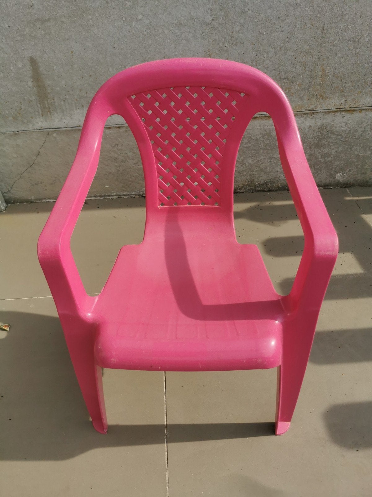 Roze plastic kinderstoel voor tuin of terras - Goede staat, Kinderen en Baby's, Ophalen, Gebruikt, Stoel(en)