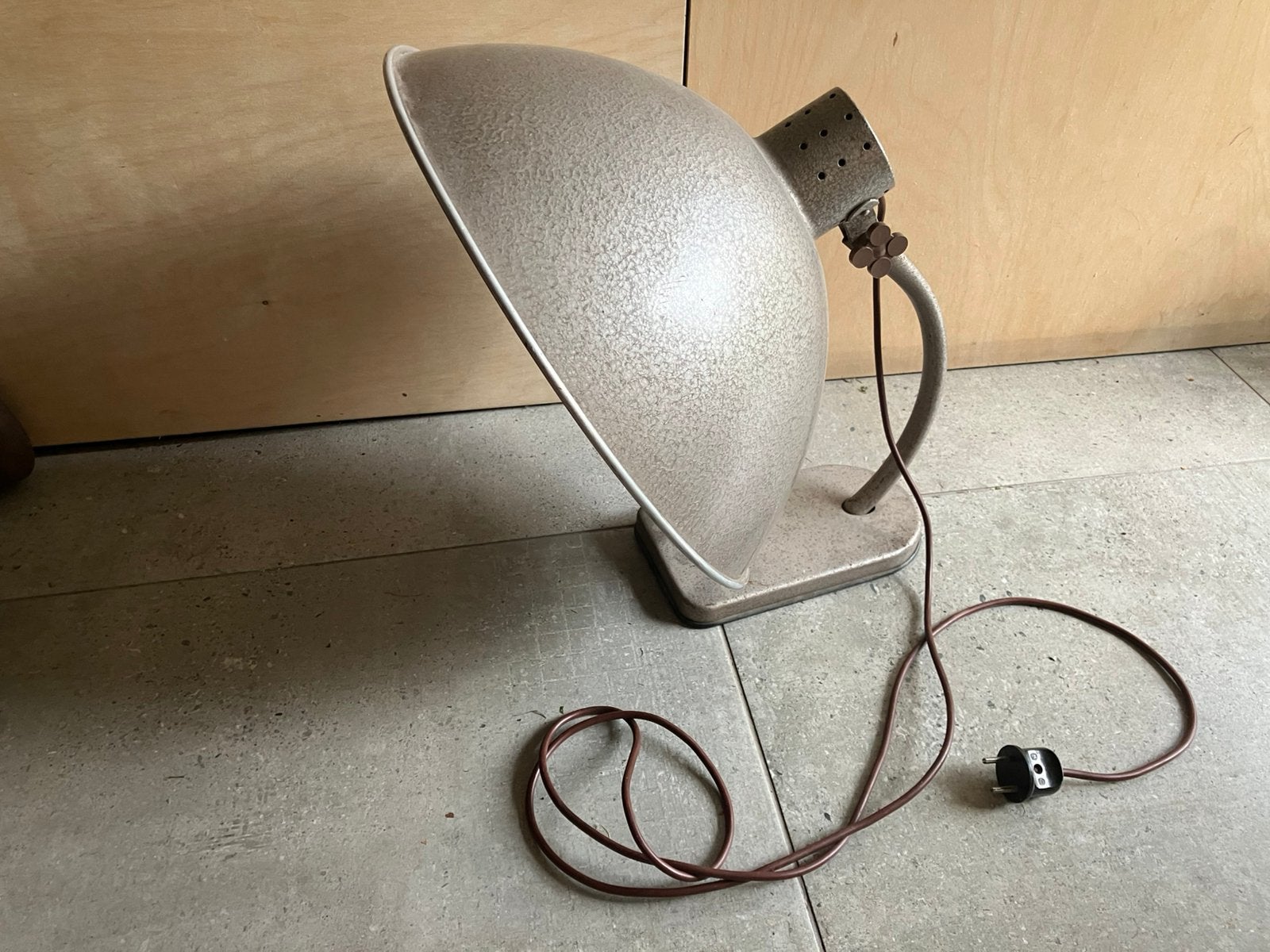 Vintage lamp met grote kap, Gebruikt, Gerichte verlichting, Overige fittingen, Ophalen of Verzenden