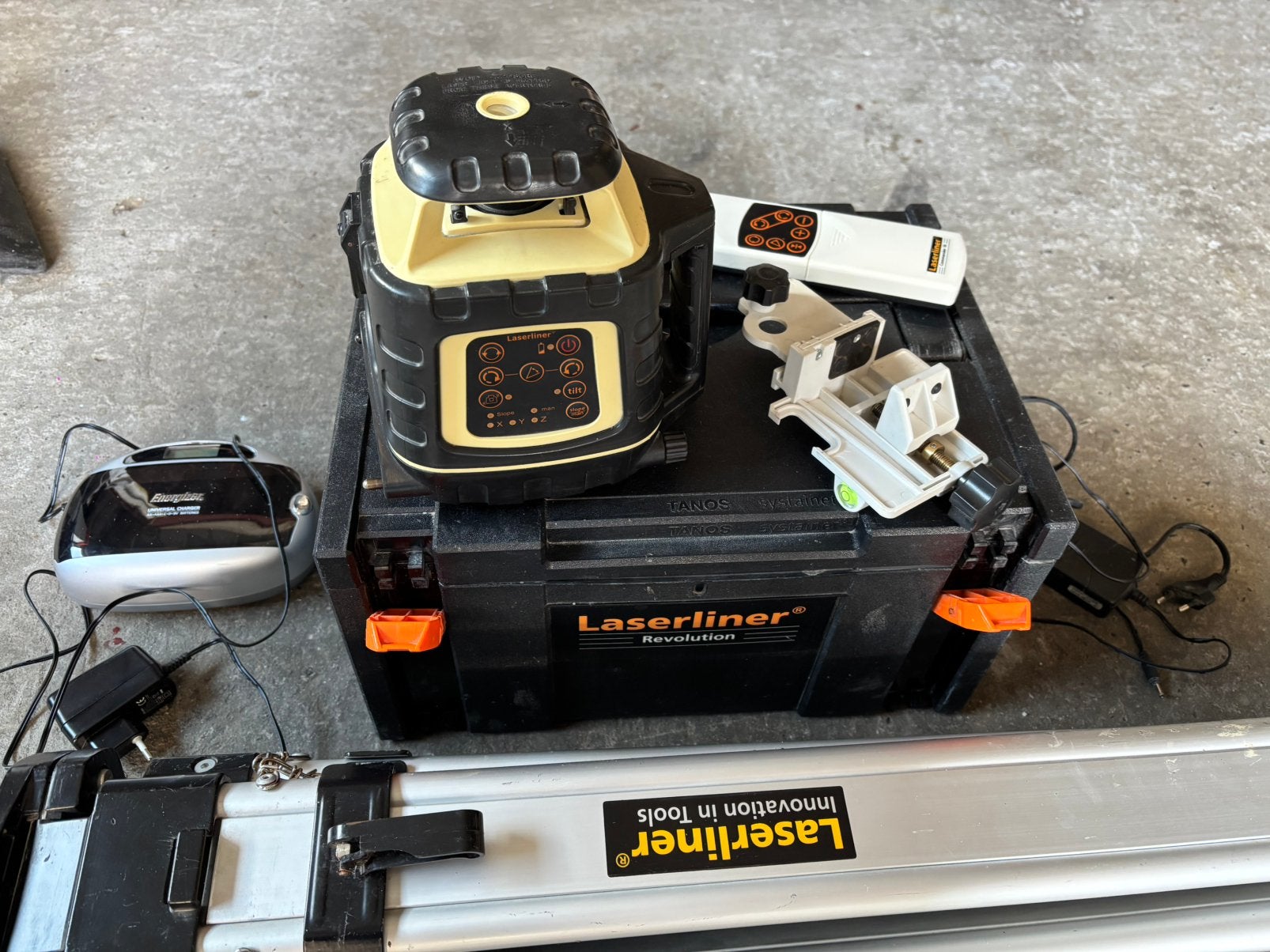 Bouwlaser laserliner revolution, Ophalen, Gebruikt