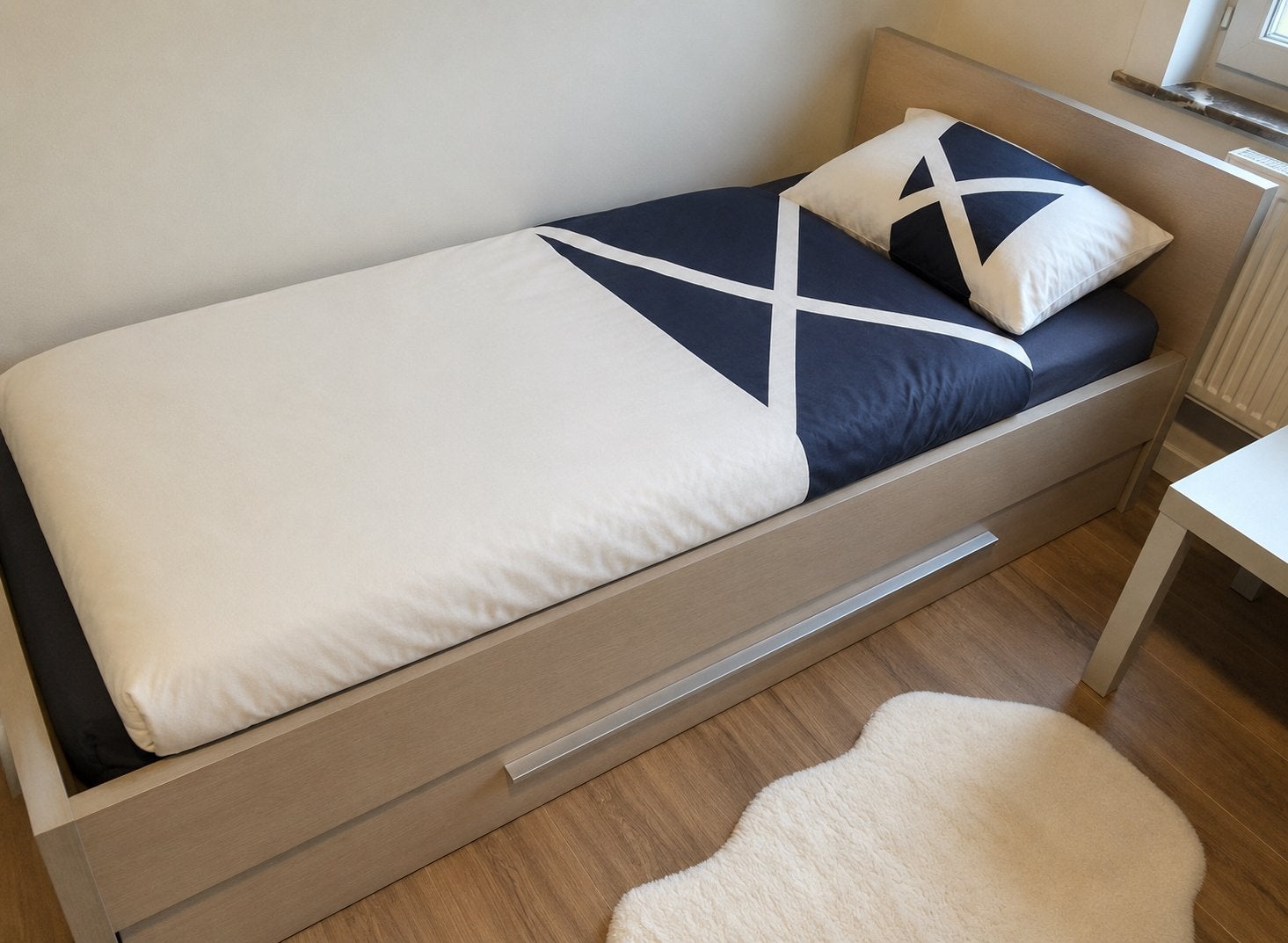 Eenpersoons slaapkamer (bed met lade + vakkenkast), Huis en Inrichting, Ophalen, Zo goed als nieuw, Eenpersoons, Modern