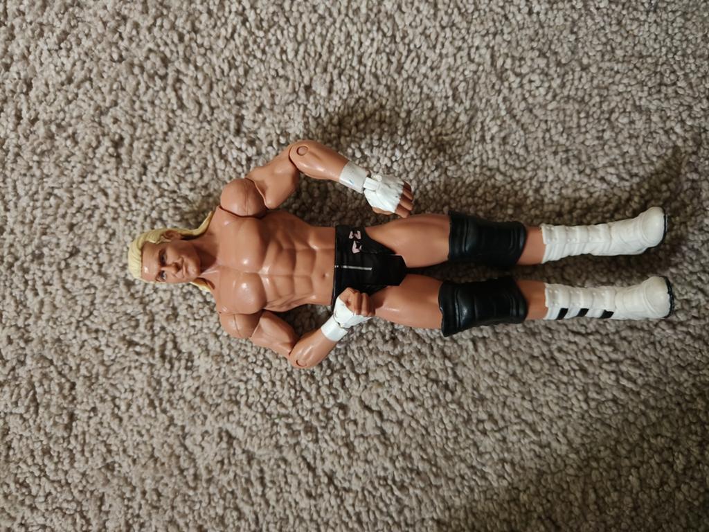 Wwe figuur, Ophalen