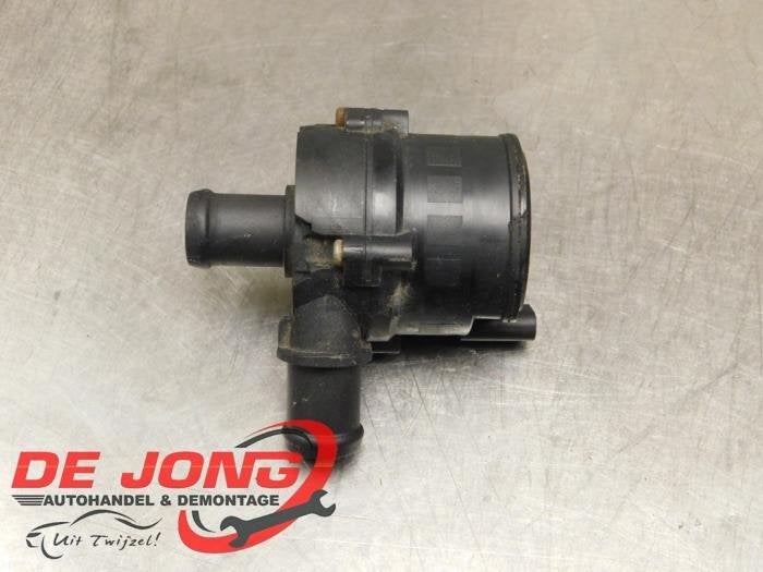 Pompe à eau d'un Volkswagen Touran, Volkswagen, -, 3 mois de garantie, Utilisé