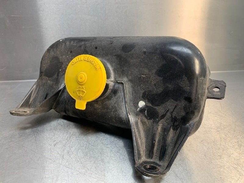 LAVE-GLACE RESERVOIR AVANT Mazda RX-8 (SE17), Utilisé, Mazda