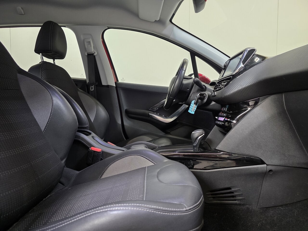 Peugeot 2008 1.2 Benzine Autom. - GPS - Topstaat! 1Ste Eig!, 4 deurs, 1199 cc, Parkeersensor, 0 kg