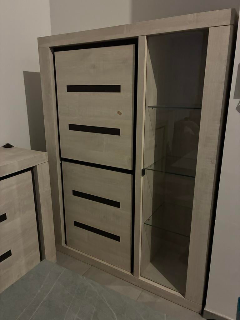 Dressoir en bar/vitrinekast, Ophalen