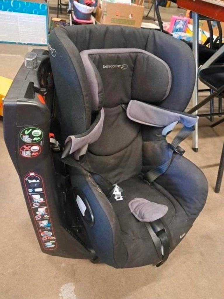 Siège auto pivotant Axiss de Bebe Confort Axxis, Enfants & Bébés, Autres marques, Ceinture de sécurité, 9 à 36 kg, Enlèvement