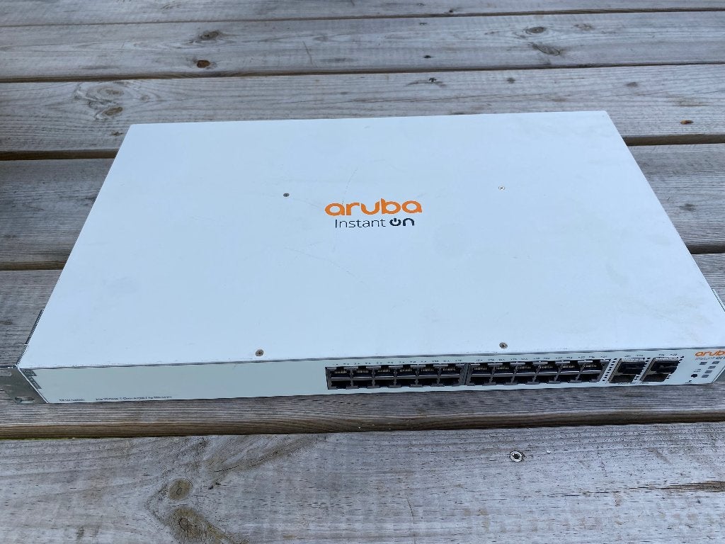 Switch Aruba instant on, Computers en Software, Netwerk switches, Ophalen