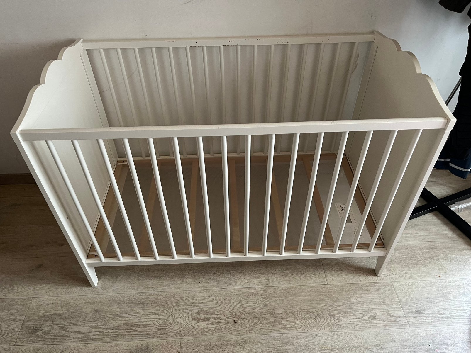 Babybed + toebehoren te koop : VASTE PRIJS €30!, Kinderen en Baby's, Ophalen, Gebruikt, Rechthoekig, In hoogte verstelbaar