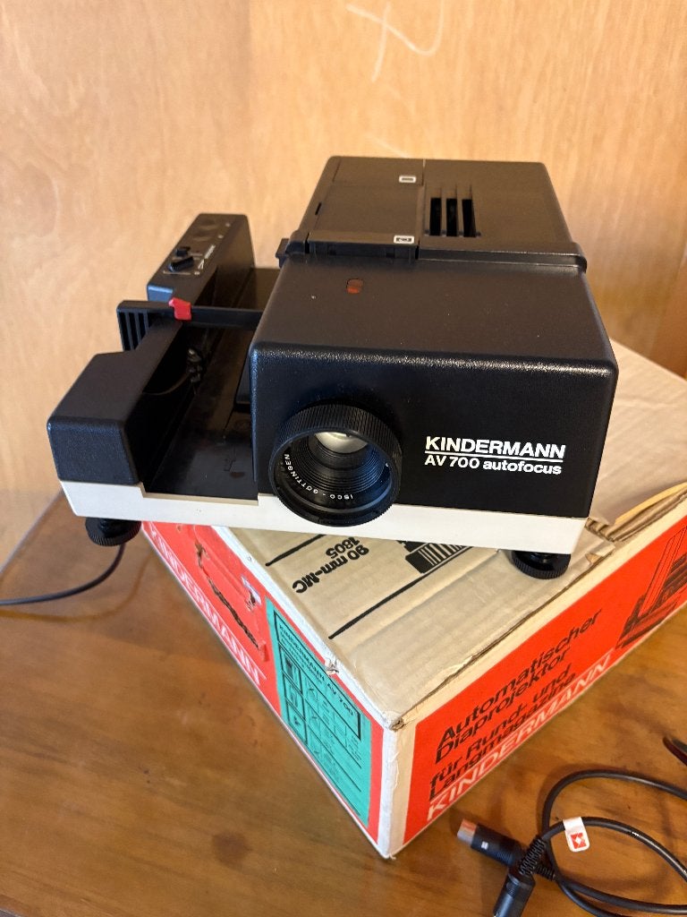 2 projecteurs Kindermann des années 1980, Collections, Enlèvement, 1980 à nos jours, Projecteur