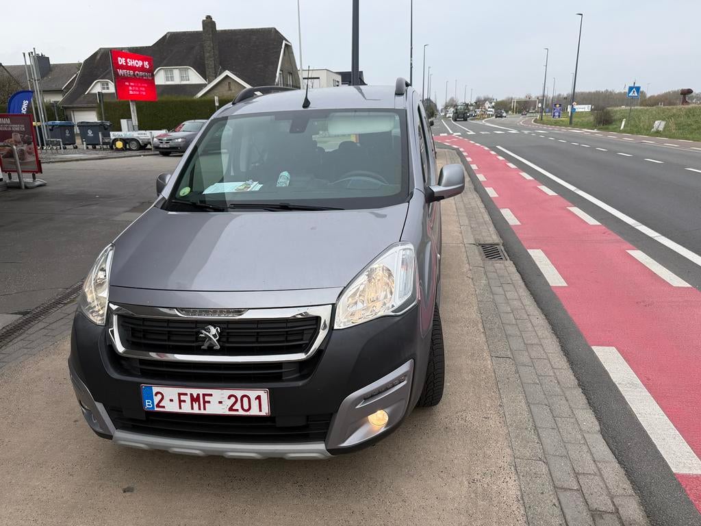 Peugeot Partner 1.6 HDI 2016 – Très bon état, Argent ou Gris, Achat, Euro 6, Alarme