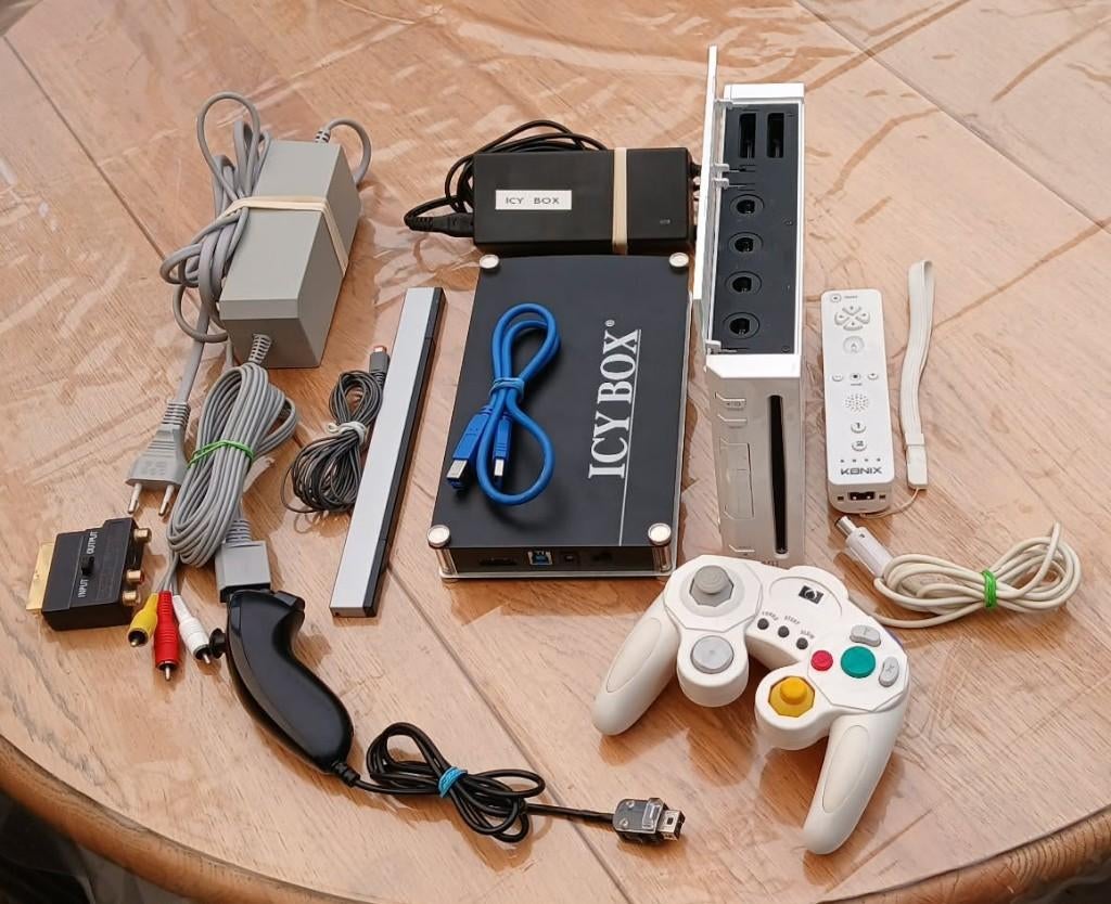 Wii 215 spelletjes+retro gamespel kubus nintendont, Games en Spelcomputers, Spelcomputers | Nintendo Wii, Gebruikt, Met 2 controllers