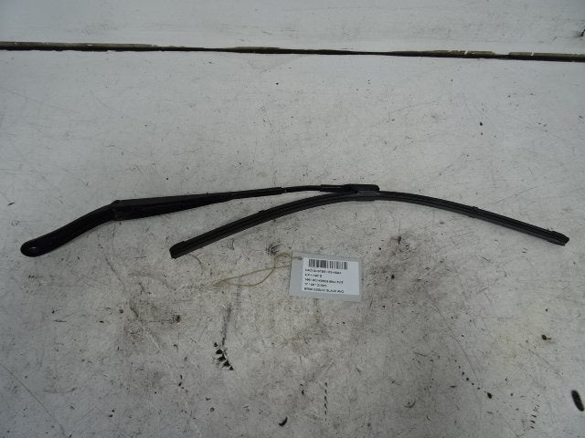 RUITENWISSERARM LINKS VOOR Dacia Duster (HS), Dacia, Gebruikt, Mevr. I. Hauben, Rue de l'Espoir 34 34
4030  GRIVEGNÉE, BE