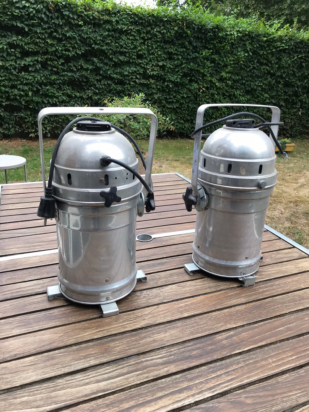Twee vintage aluminium theaterspots. 40 cm dia 20 cm, Musique & Instruments, Enlèvement, Comme neuf