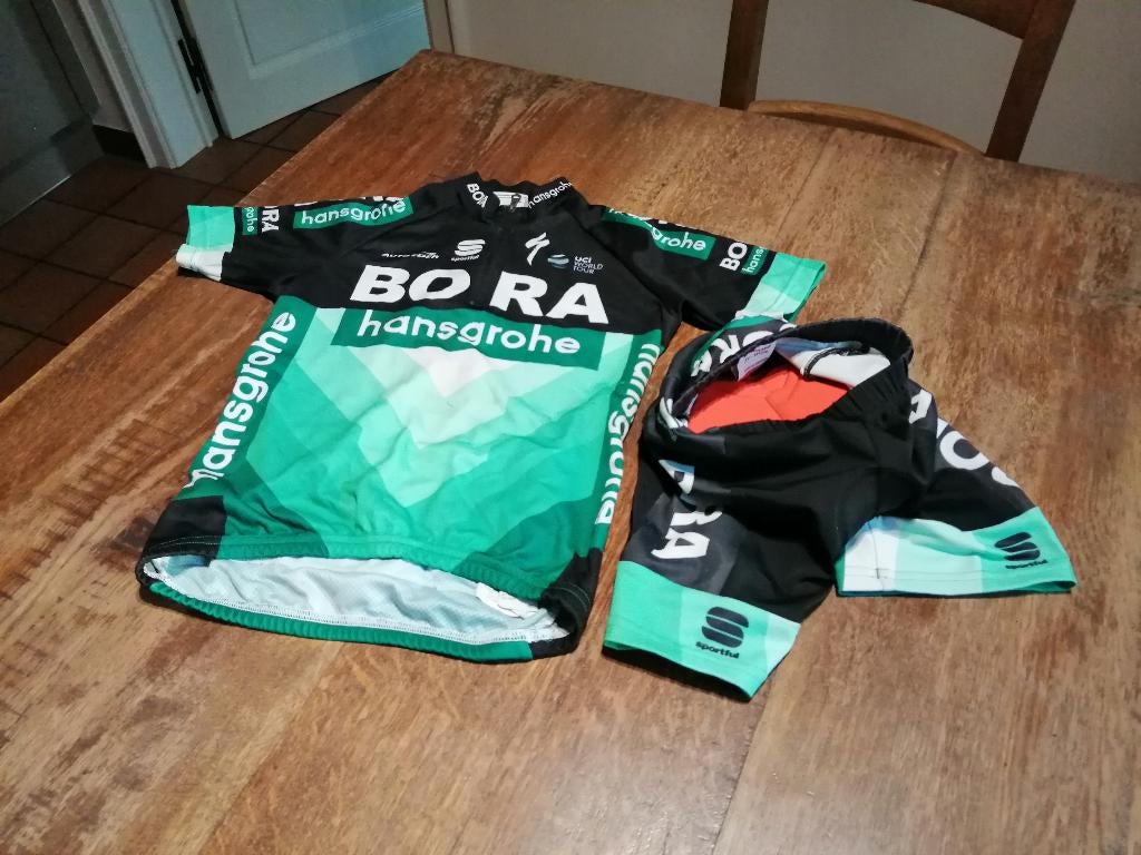 wielerkledij voor 8 jaar  , moeten weg , 20 euro alles, Ophalen, Zo goed als nieuw, Kleding