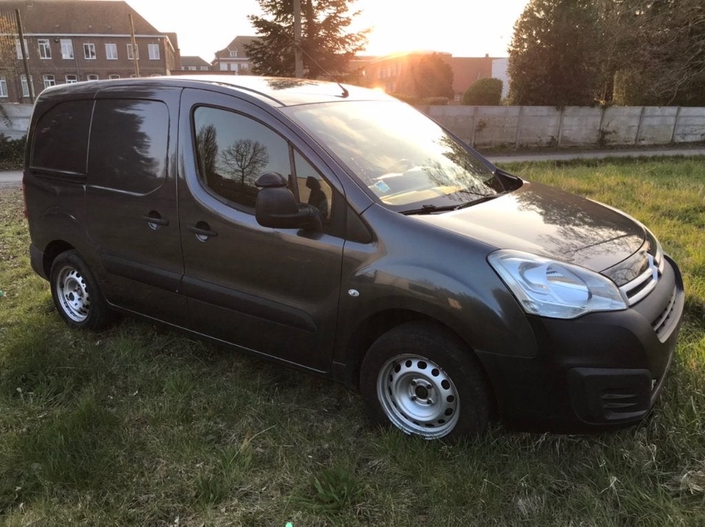 Citroen Berlingo 1.6 benzine, Voorwielaandrijving, Airbags, Stof, Euro 6