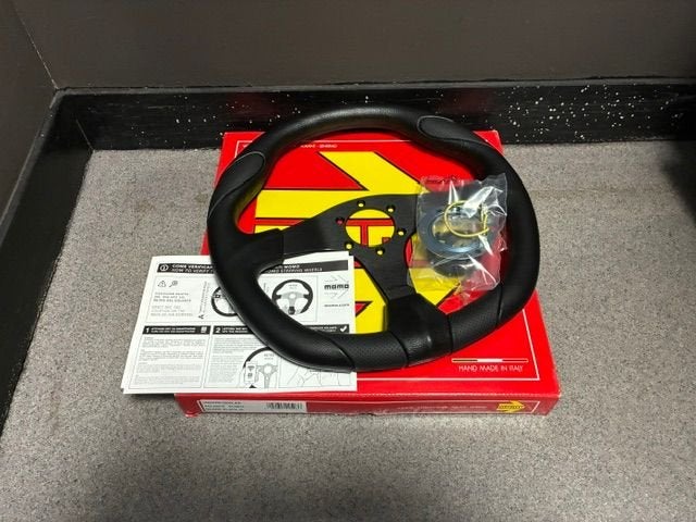 MOMO Quark 350mm stuurwiel ,en zwart polyurethaan sportstuur, Auto-onderdelen, Besturing, -, -, Nieuw, Ophalen of Verzenden
