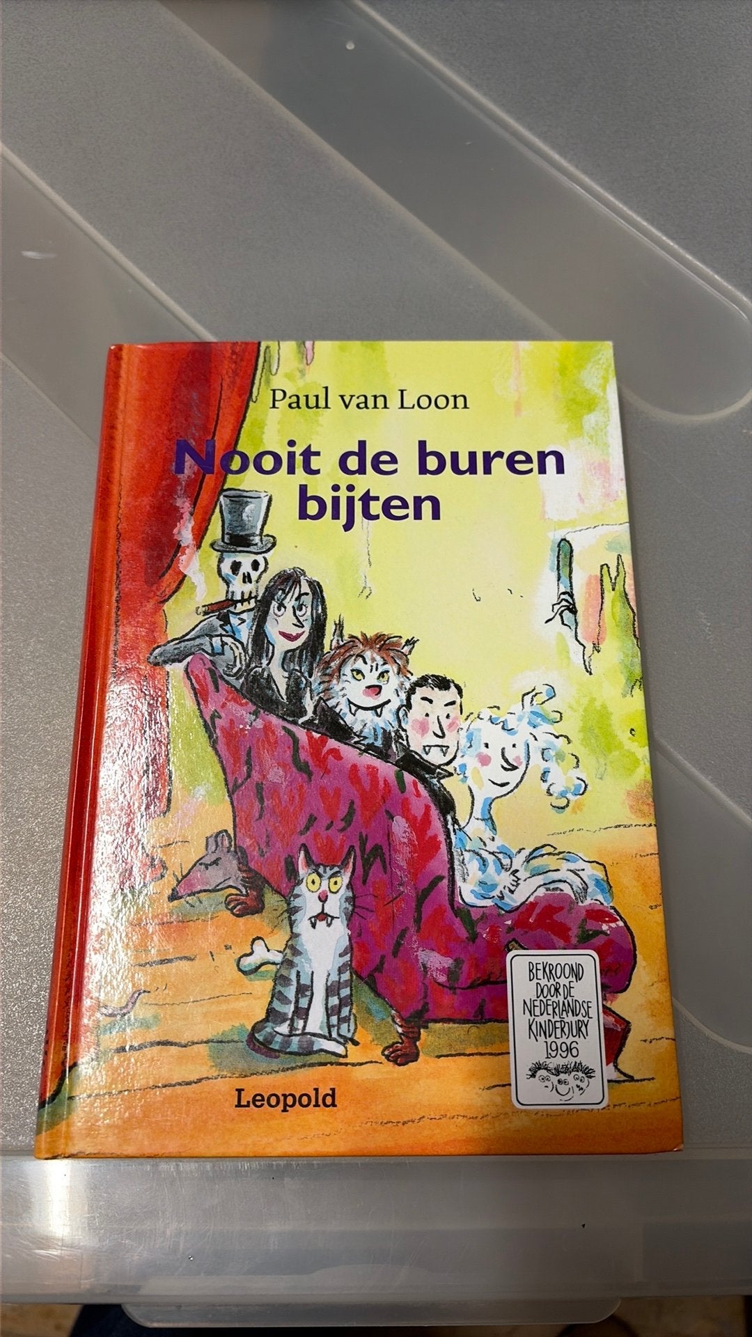 Livre : Ne mordez jamais les voisins., Enlèvement ou Envoi, Comme neuf, Fiction