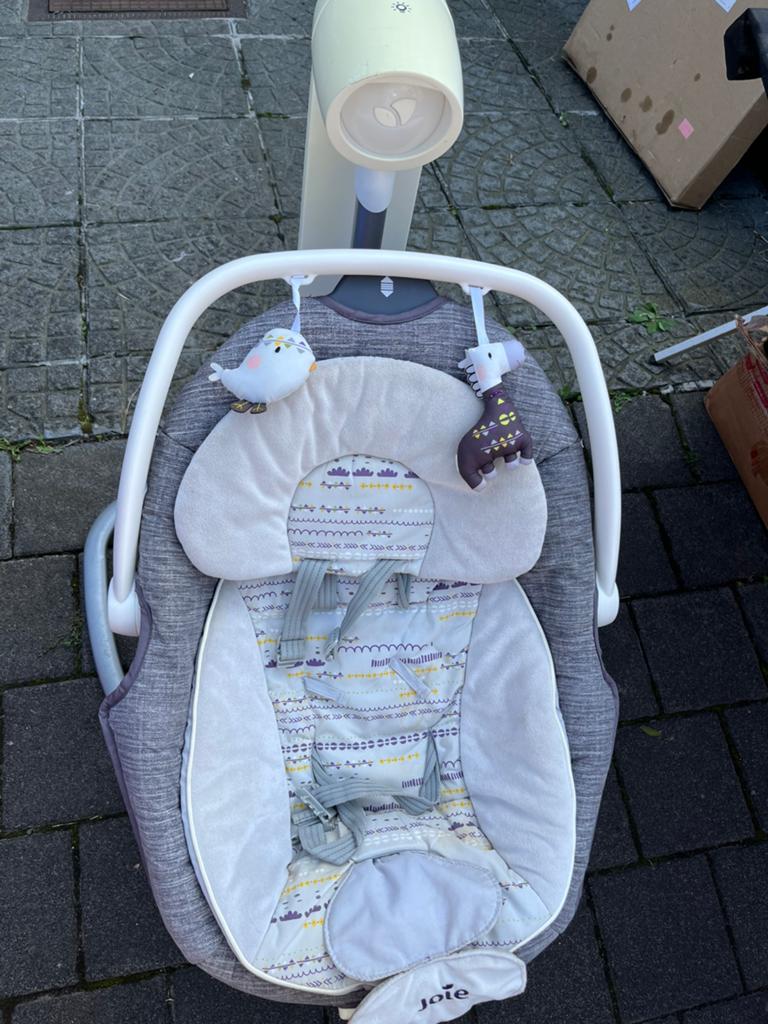 Fauteuil à bascule électronique Joeie Serina, Enfants & Bébés, Enlèvement, Comme neuf, Siège de balançoire